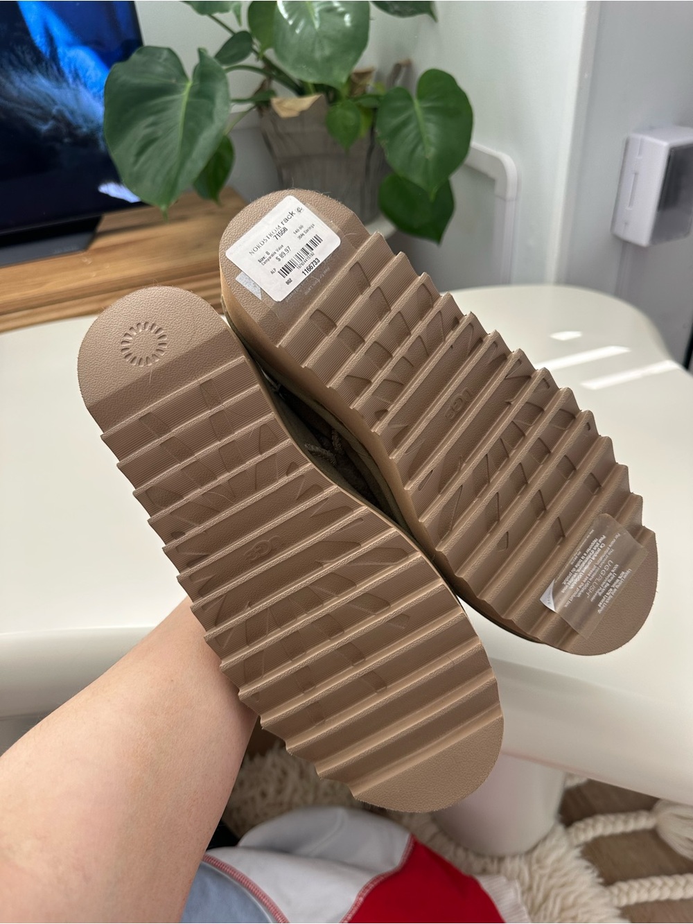 Ugg Platform Slippers - Olive Green - Picture 4 of 4